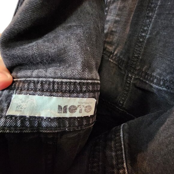 TOPSHOP Moto Black Distressed Denim 3/4" Leg length overalls Womens size 28 - Picture 3 of 3